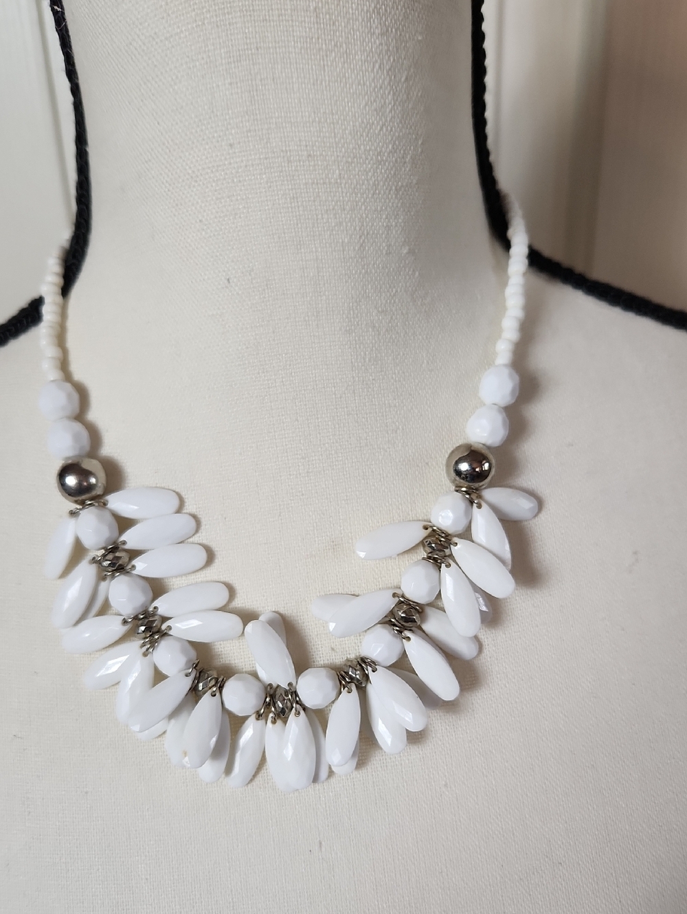 Source Unknown White Teardrop Cluster Necklace - Women Jewelry